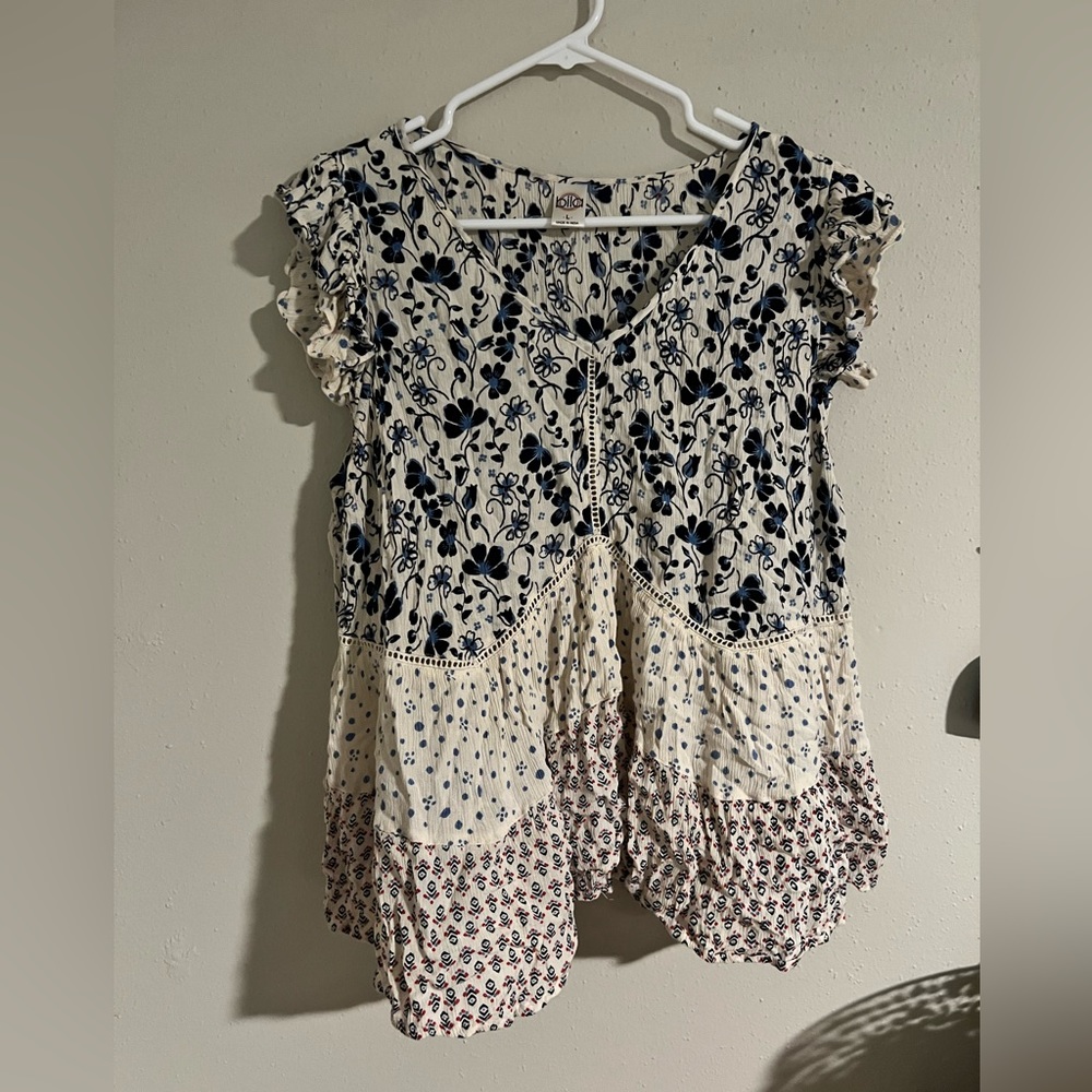 ✨SOLD✨ Bila Flowy Tank